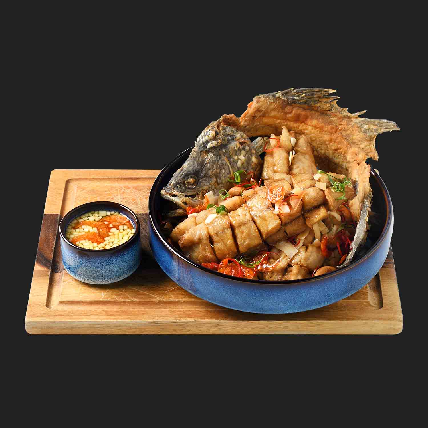 ปลากะพงทอดราดน้ำปลา